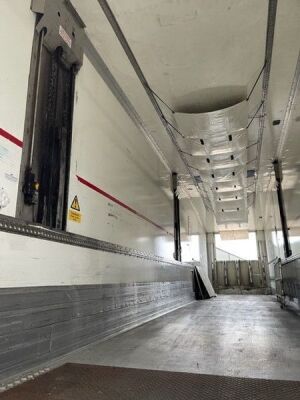 2004 Grays & Adams Triaxle Double Deck Fridge Trailer - 13