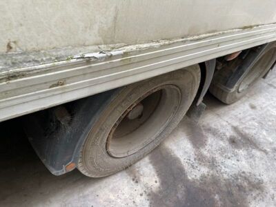 2004 Grays & Adams Triaxle Double Deck Fridge Trailer - 8