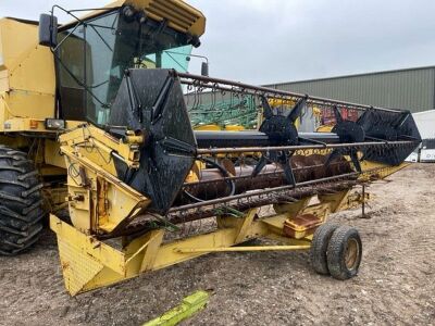 New Holland TF42 Combine - 3