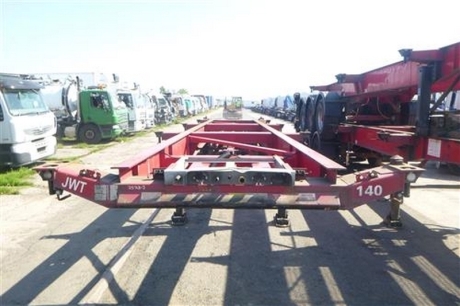 2007 Dennison Triaxle Sliding Skeletal Trailer