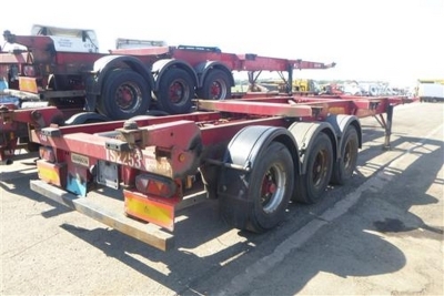 2007 Dennison Triaxle Sliding Skeletal Trailer - 8