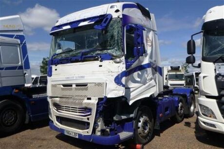 2014 Volvo FH500 6x2 Midlift Tractor Unit
