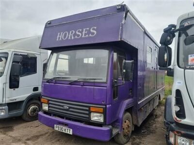 1989 Ford Cargo 0813 4x2 Horse Box