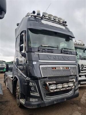2014 Volvo FH16 750 6x2 Rear Lift Tractor Unit - 3