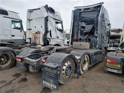 2014 Volvo FH16 750 6x2 Rear Lift Tractor Unit - 5