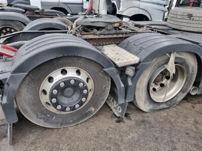 2014 Volvo FH16 750 6x2 Rear Lift Tractor Unit - 11
