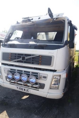 2008 Volvo FM440 8x4 Insulated Body Tipper - 15