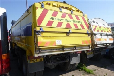 2006 Volvo FM440 8x4 Insulated Body Tipper - 13