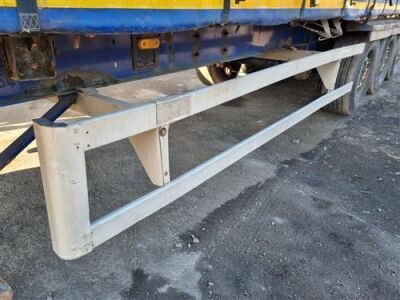 2005 SDC Triaxle Curtainside Trailer - 8