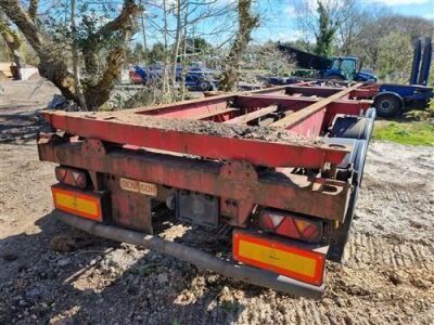 2005 Dennison Triaxle Sliding Skeletal Trailer - 2