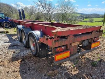 2005 Dennison Triaxle Sliding Skeletal Trailer - 3