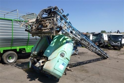 2009 Berthoud Tractor Mounted Sprayer - 9