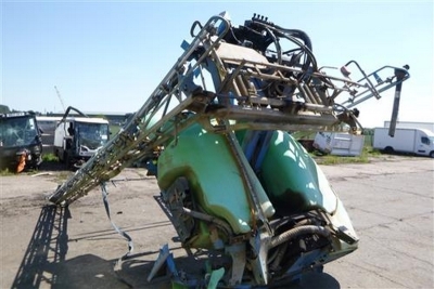 2009 Berthoud Tractor Mounted Sprayer - 13