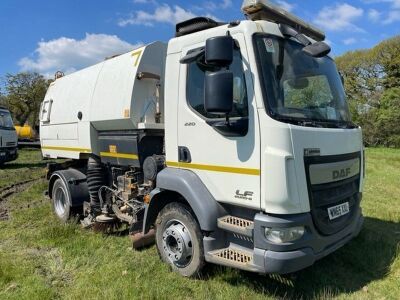 WILL BE OFFERED AT 9.15AM - 2015 DAF LF 220 Euro 6 4x2 Duel Johnson Body Sweeper - 2