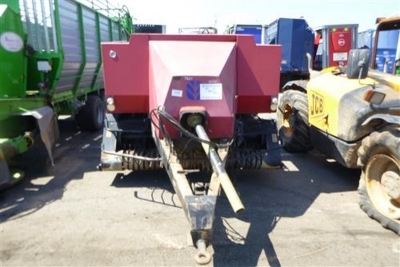 1996 New Holland D710 Baler - 12