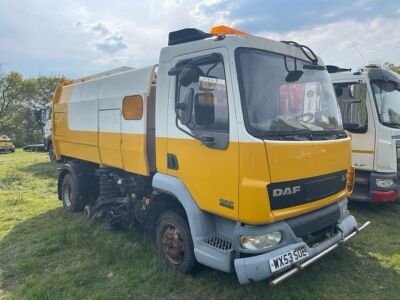 WILL BE OFFERED AT 9.15AM - 2003 DAF LF45 150 4x2 Sweeper - 2