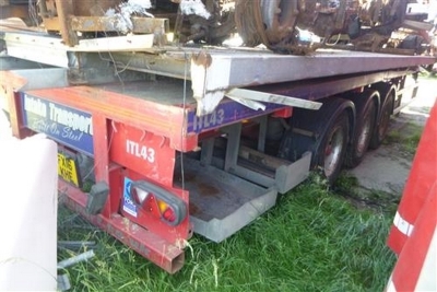 2013 Dennison Triaxle Flat Trailer - 6