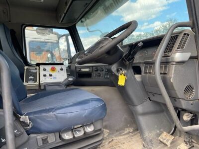 2009 Volvo FM 400 8x4 Chassis Cab - 15