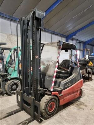 2011 Linde E25-02 Electric Forklift - 2