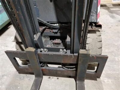 2011 Linde E25-02 Electric Forklift - 9