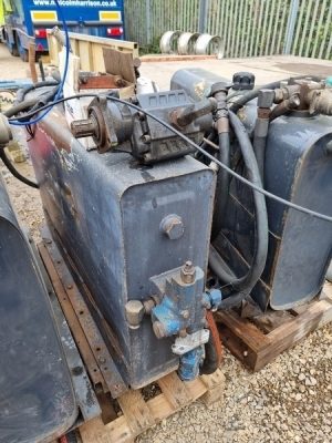 Tractor Unit Hydraulic Tank