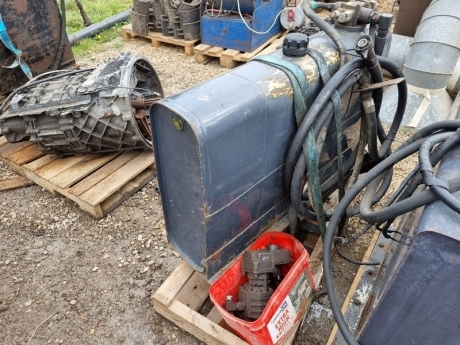 Tractor Unit Hydraulic Tank