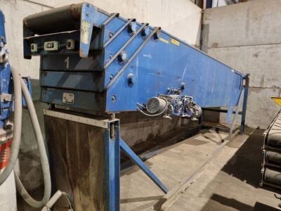 1996 Newland MTL4 Telescopic Electric Feed Conveyor 600mm Belt