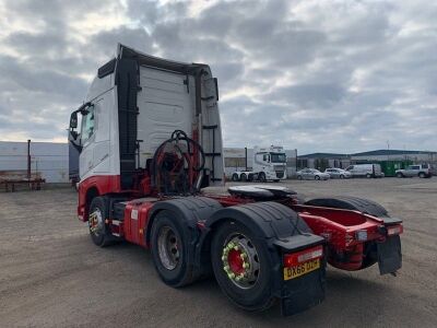 2016 Volvo FH 500 Globetrotter 6x2 Rear Lift Tractor Unit - 3