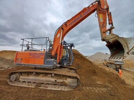 2015 Hitachi ZX210-LC-5B Excavator