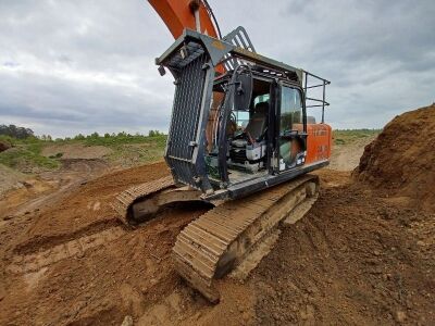 2015 Hitachi ZX210-LC-5B Excavator - 5