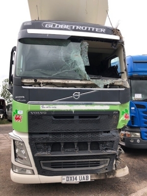 2014 Volvo FH540 6x2 Midlift Tractor Unit - 10