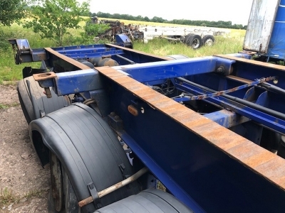 2010 SDC Triaxle Sliding Skeletal Trailer - 13