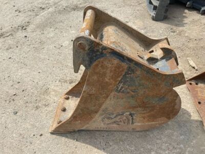 1ft Digging Bucket  45mm Pins - 4