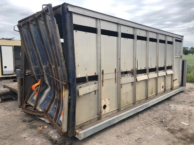 Livestock Container on Flat Body