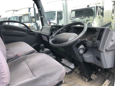 2011 Isuzu 4x2 Dropside Rigid - 3