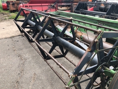 John Deere Combine Header - 7