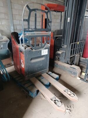 Linde Electric Pallet Truck - 2