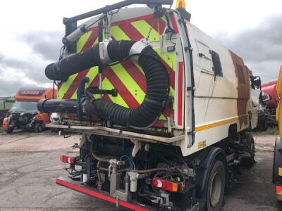 2016 DAF LF220 4x2 Sweeper - 9