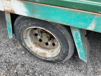 2004 Wilson Tandem Axle Drawbar Livestock Trailer - 14