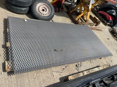 5 x 8ft x 4ft Steel Mesh Panels