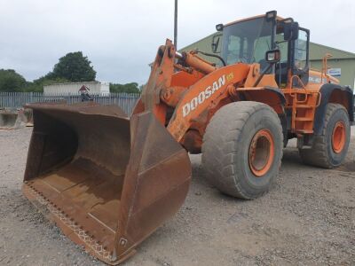 2011 Doosan DL400 Loading Shovel - 2