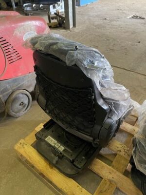 JCB Plant Seat  - 4