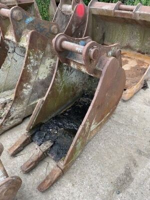 2ft Digging Bucket 65mm Pins