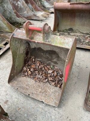 2ft 6" Ditching Bucket 45mm Pins