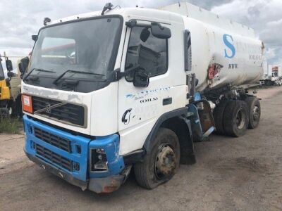 2005 Volvo FM 6x2 Rear Lift Fuel Tanker