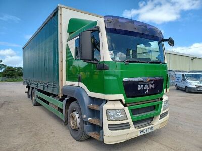 2009 MAN TGS 26.360 6x2 Rear Lift Curtainside Rigid