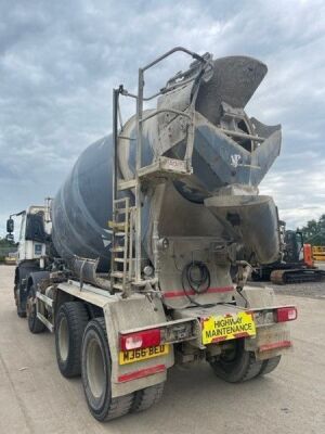 2016 DAF CF 400 8x4 Cement Mixer - 3