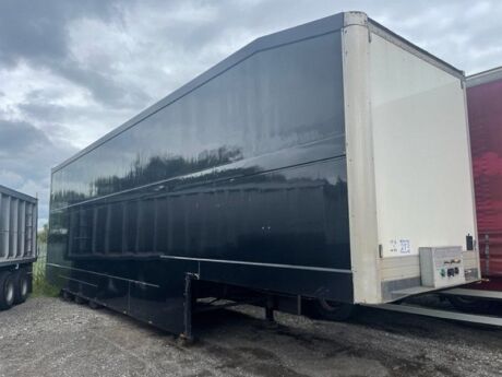 2006 Triaxle Double Deck Solid Side Trailer