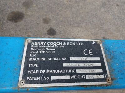 2012 Henry Cooch Skylite12W/MH Lighting Tower - 5