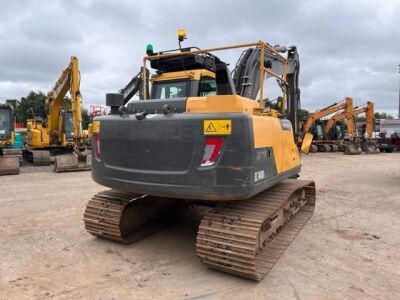 2015 Volvo EC140DL Excavator - 3